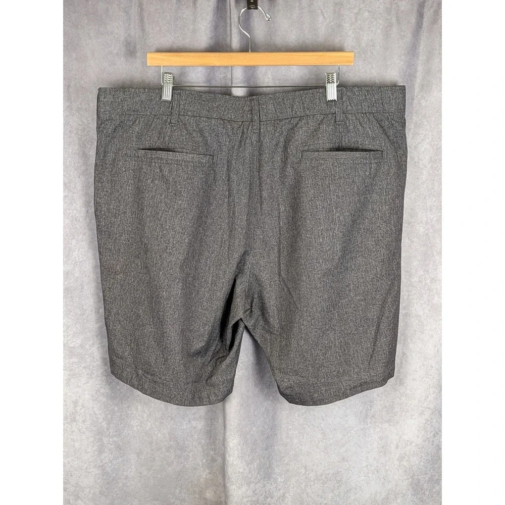 Swiss Tech Mens Performance Shorts Gray Heathered Comfort Waist Size 44 Hiking